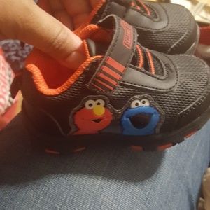 Sesame Street Toddler Sneakers 4c